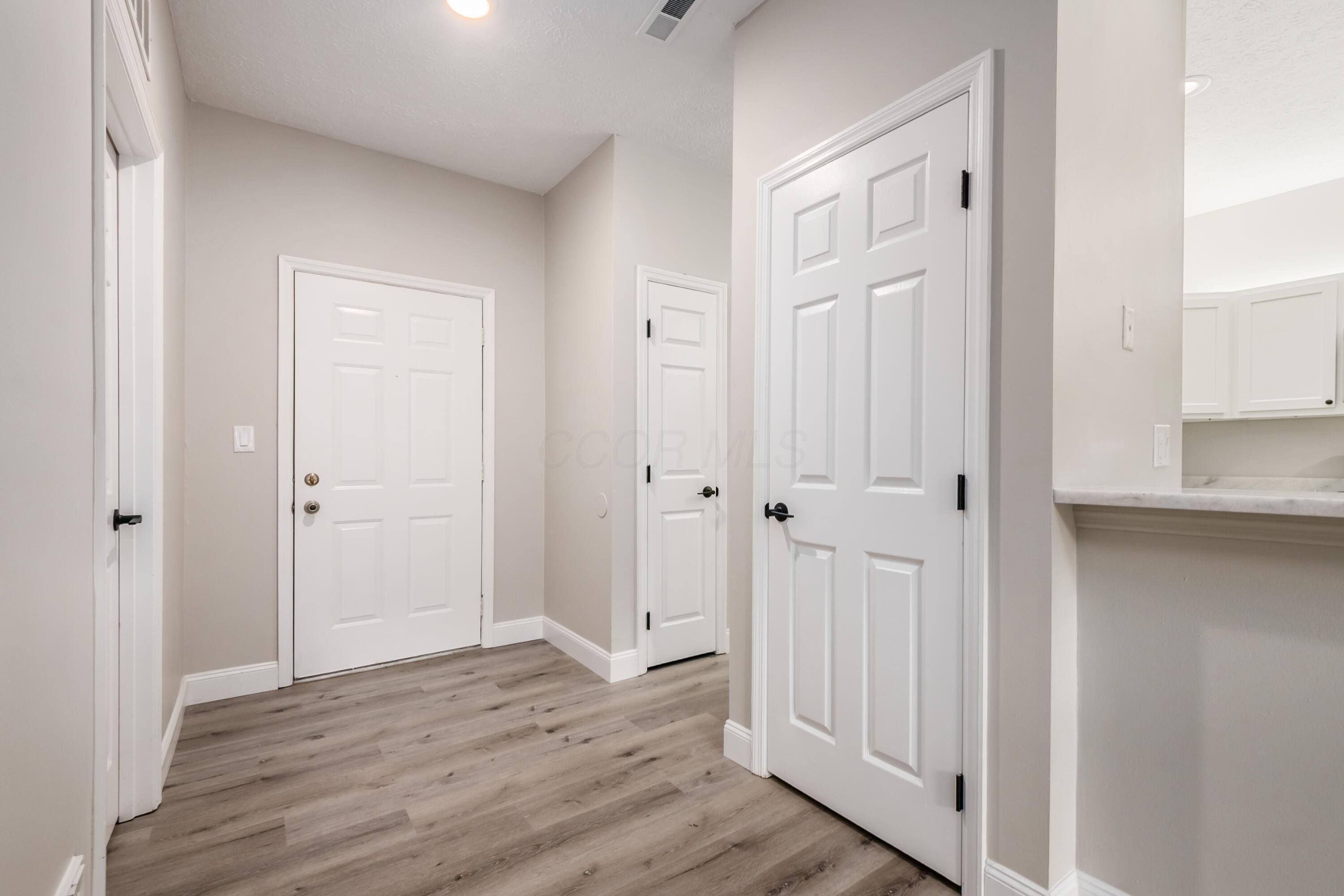 3469 Fishinger Mill Drive, Columbus, Ohio image 4