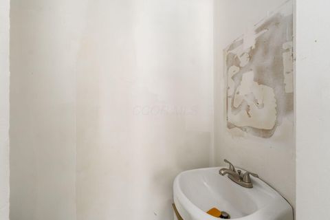 Tiny photo for 4 Oak Road, Columbus, OH 43217 (MLS # 226002342)