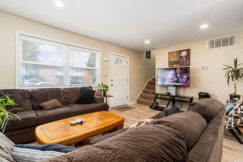Tiny photo for 4 Oak Road, Columbus, OH 43217 (MLS # 226002342)