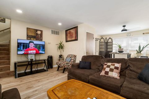 Tiny photo for 4 Oak Road, Columbus, OH 43217 (MLS # 226002342)