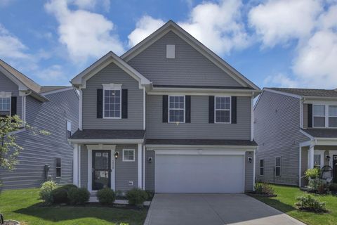 Photo of 1519 Lewes Castle Drive, Grove City, OH 43123 (MLS # 226010772)