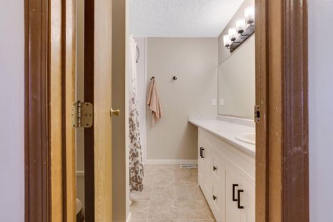 Tiny photo for 5876 Waterview Drive, Hilliard, OH 43026 (MLS # 226012290)