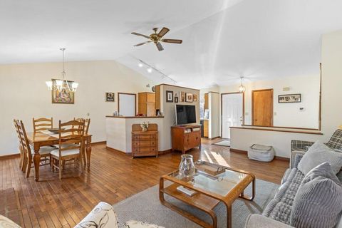 Tiny photo for 315 Federal Circle, Delaware, OH 43015 (MLS # 225045138)