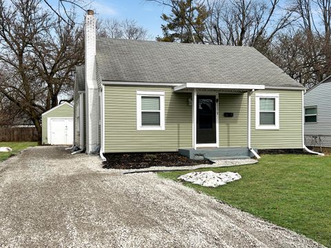 Photo of 1172 E Woodrow Avenue, Columbus, OH 43207 (MLS # 226004531)