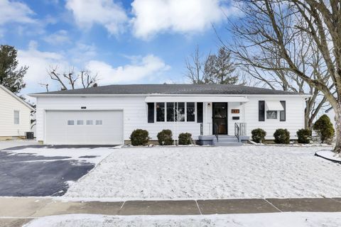 Photo of 62 Arlington Avenue, London, OH 43140 (MLS # 226001936)