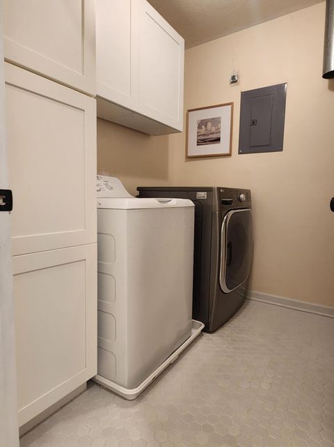 Tiny photo for 5848 Edge Of Village, Westerville, OH 43081 (MLS # 225045422)