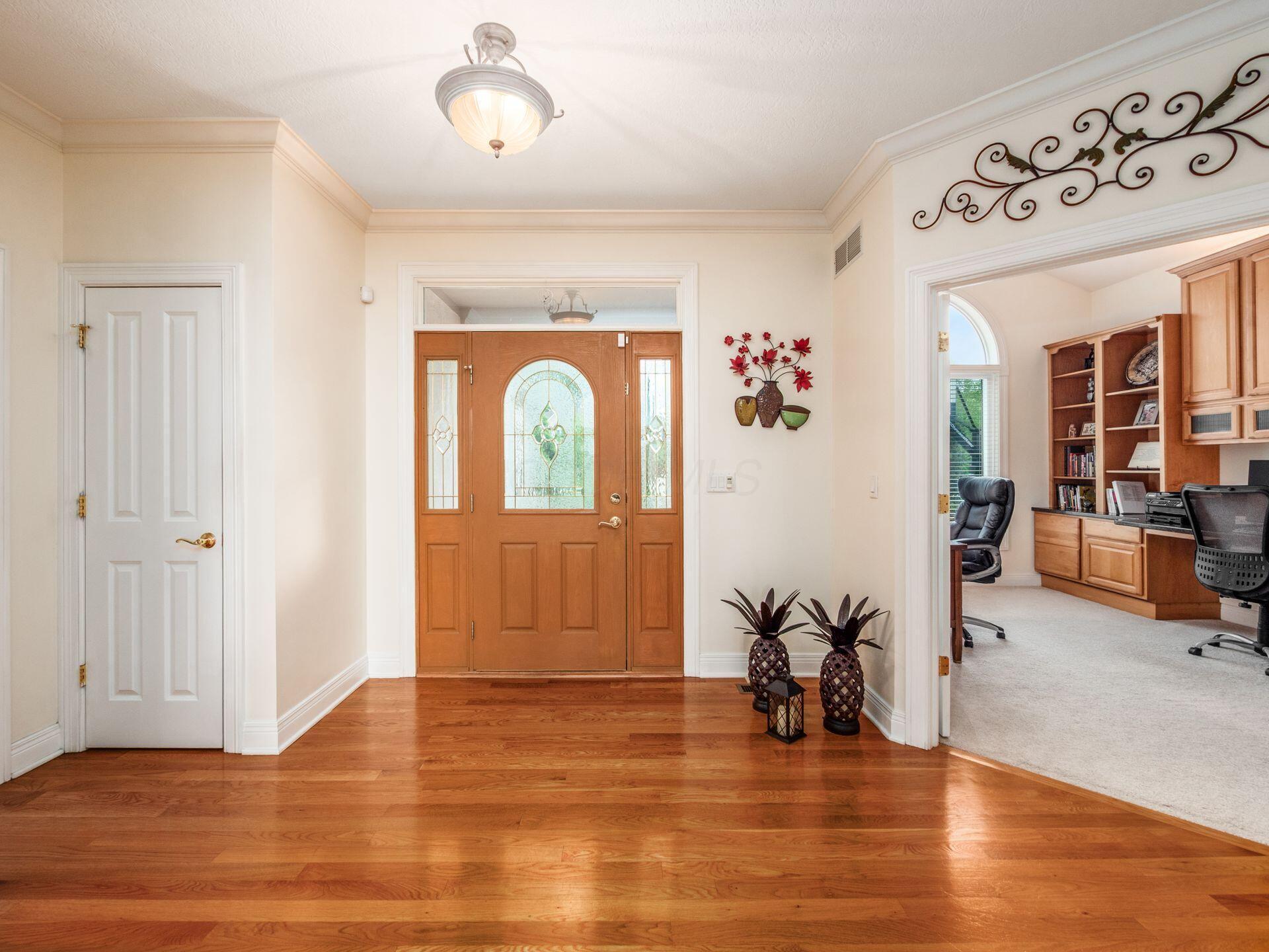 8171 Campden Lakes Boulevard, Dublin, Ohio image 2