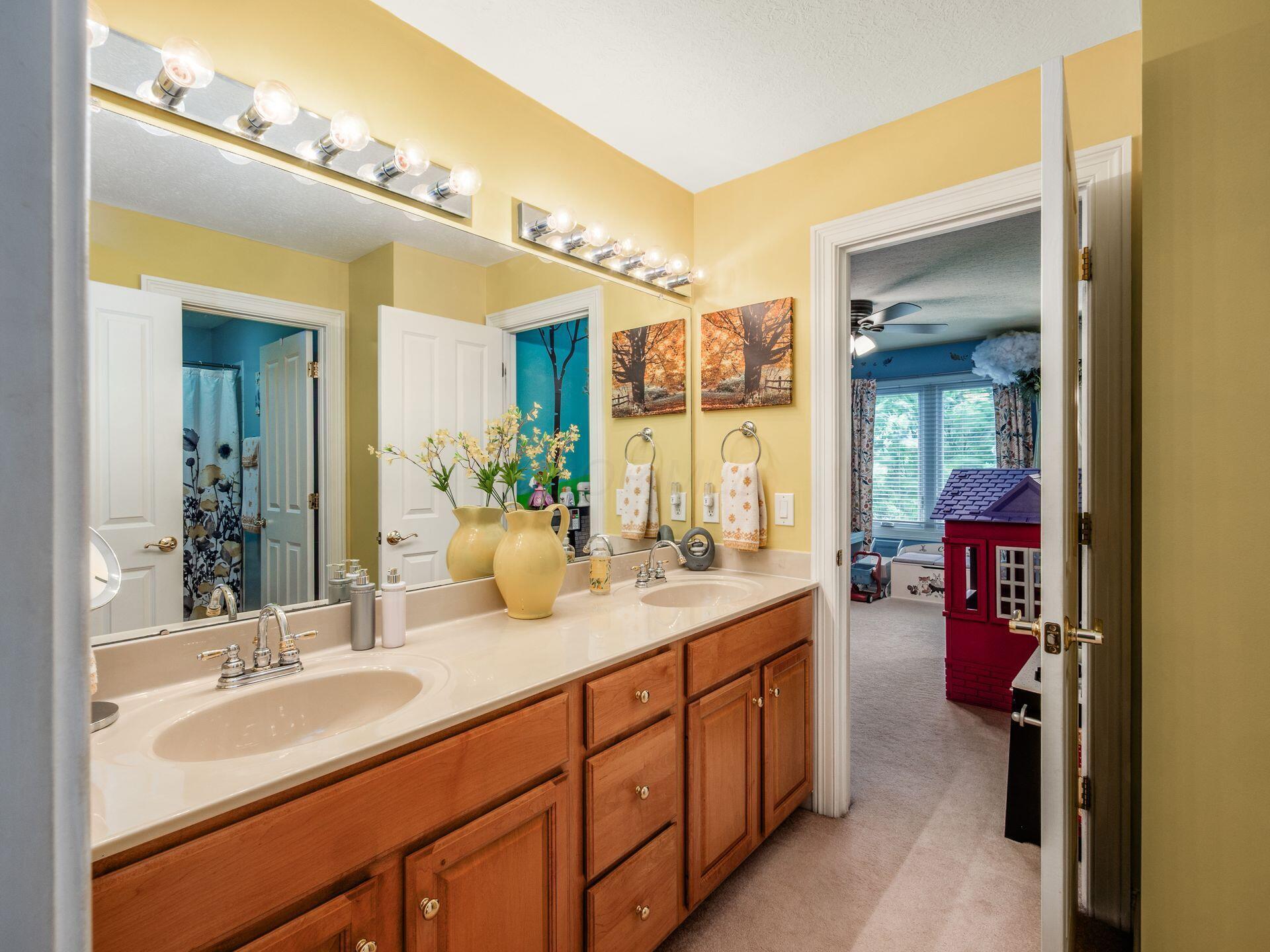 8171 Campden Lakes Boulevard, Dublin, Ohio image 35
