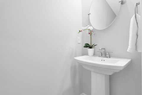 Tiny photo for 4241 Gelbray Court, Columbus, OH 43207 (MLS # 226006223)