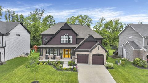 Photo of 831 Pathlow Drive, Pickerington, OH 43147 (MLS # 226018910)