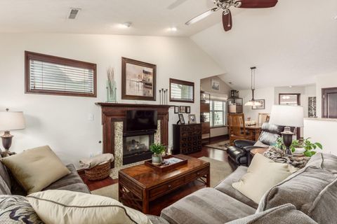 Tiny photo for 5580 Lime Creek Drive 38 #38, Dublin, OH 43016 (MLS # 225037706)