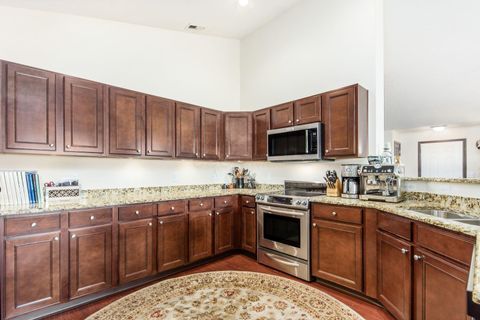 Tiny photo for 5580 Lime Creek Drive 38 #38, Dublin, OH 43016 (MLS # 225037706)
