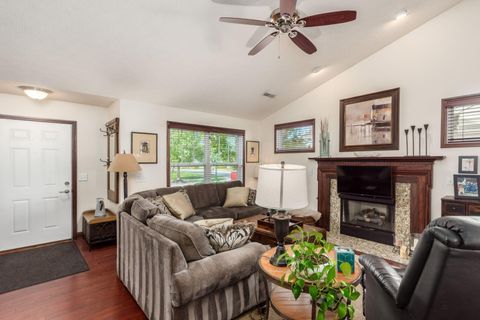 Tiny photo for 5580 Lime Creek Drive 38 #38, Dublin, OH 43016 (MLS # 225037706)
