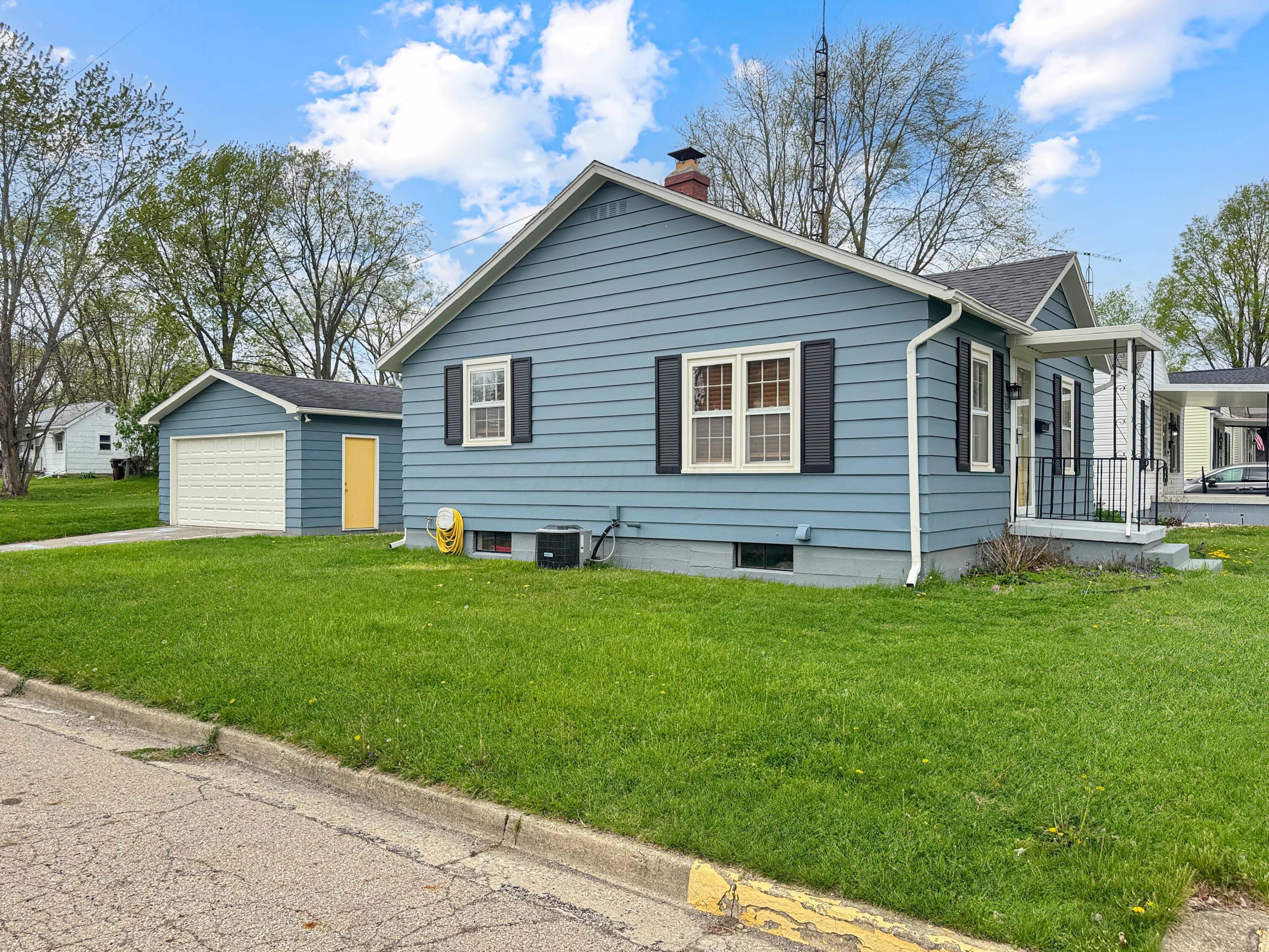 704 N Russell Street