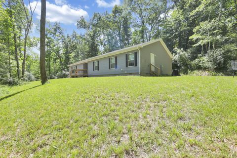 Photo of 19354 DEERBERRY Lane, Rockbridge, OH 43149 (MLS # 226022071)
