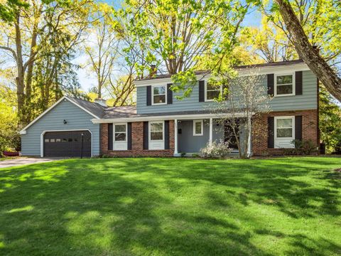 Photo of 5657 Flintlock Lane, Columbus, OH 43213 (MLS # 226014222)