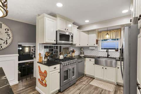 Tiny photo for 934 Elm Court, Heath, OH 43056 (MLS # 226030788)