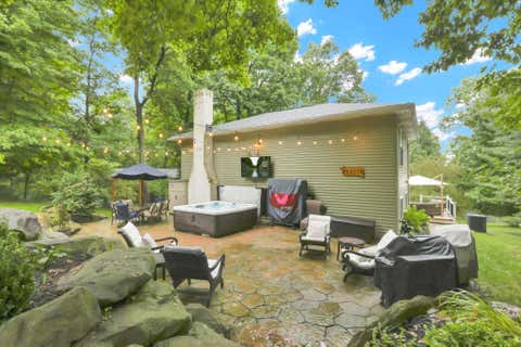 Tiny photo for 934 Elm Court, Heath, OH 43056 (MLS # 226030788)