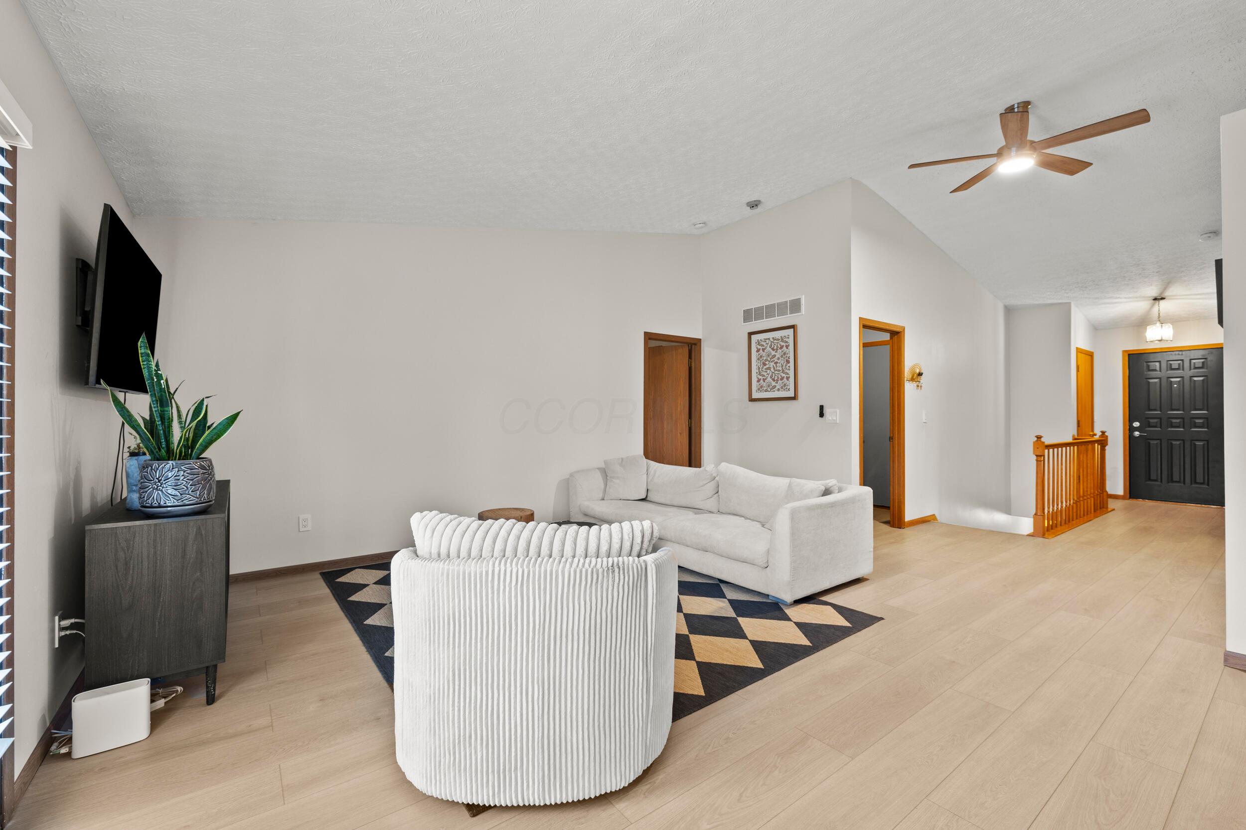 6950 Bennell Drive, Reynoldsburg, Ohio image 8