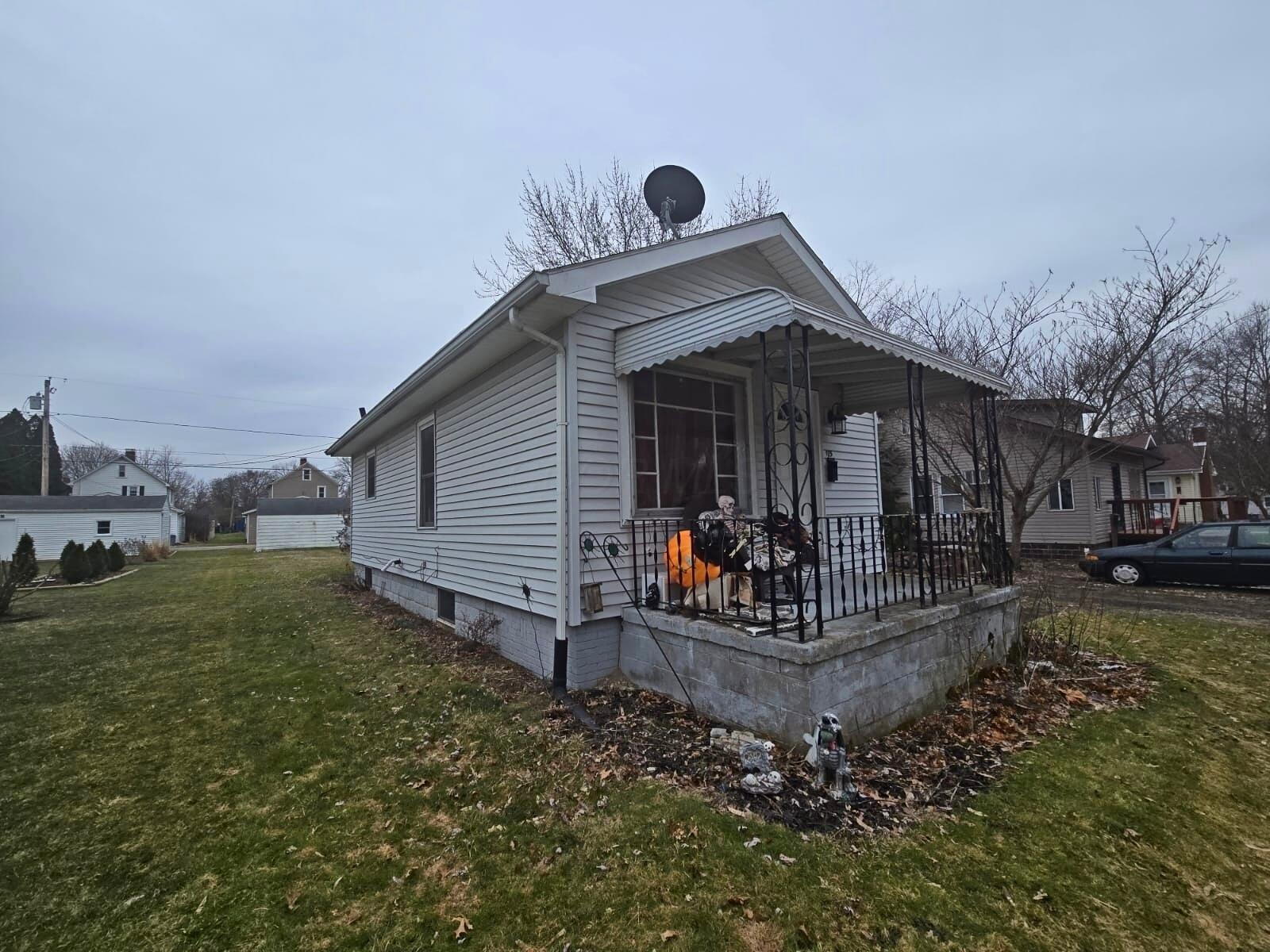 175 W Vermont Avenue, Sebring, Ohio image 1