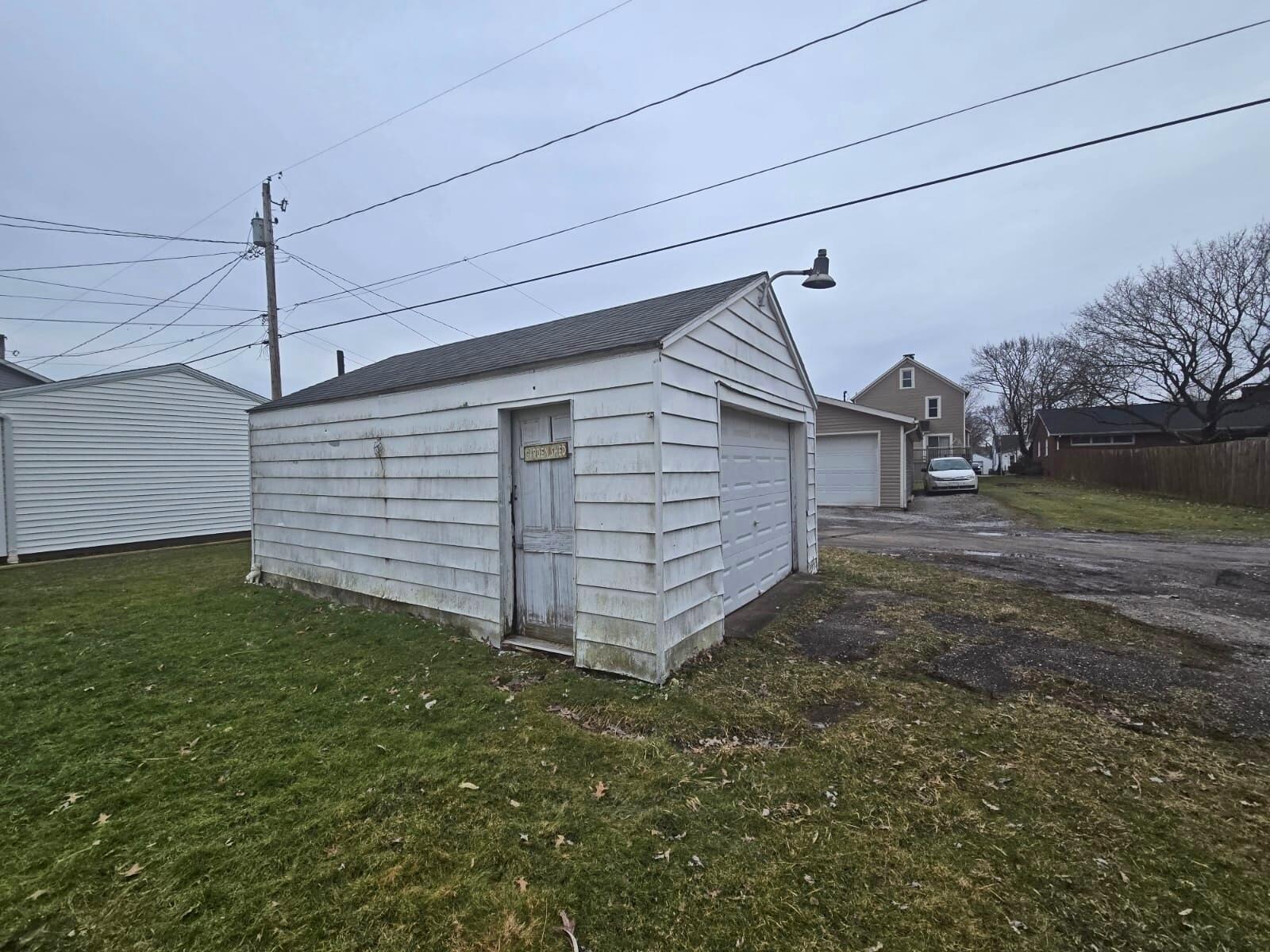 175 W Vermont Avenue, Sebring, Ohio image 4