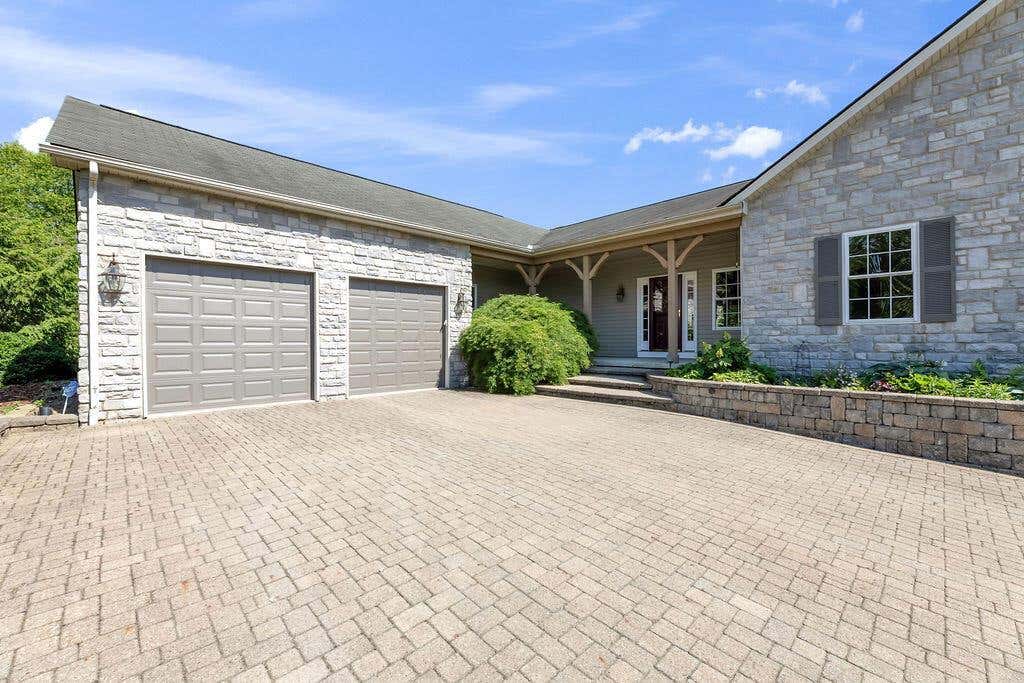 Photo of 12118 Robins Road, Westerville, OH 43082 (MLS # 226020413)