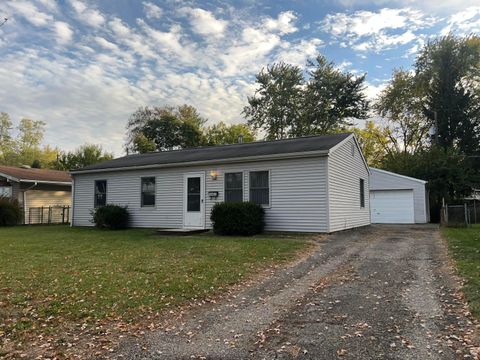 Photo of 5585 Revere Drive, Hilliard, OH 43026 (MLS # 225040758) Photo of 5585 Revere Drive, Hilliard, OH 43026 (MLS # 225040758)