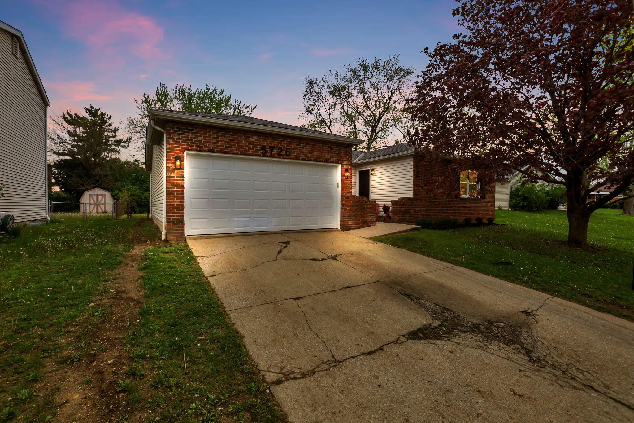 5726 Countrie Side Drive, Galloway, Ohio image 2
