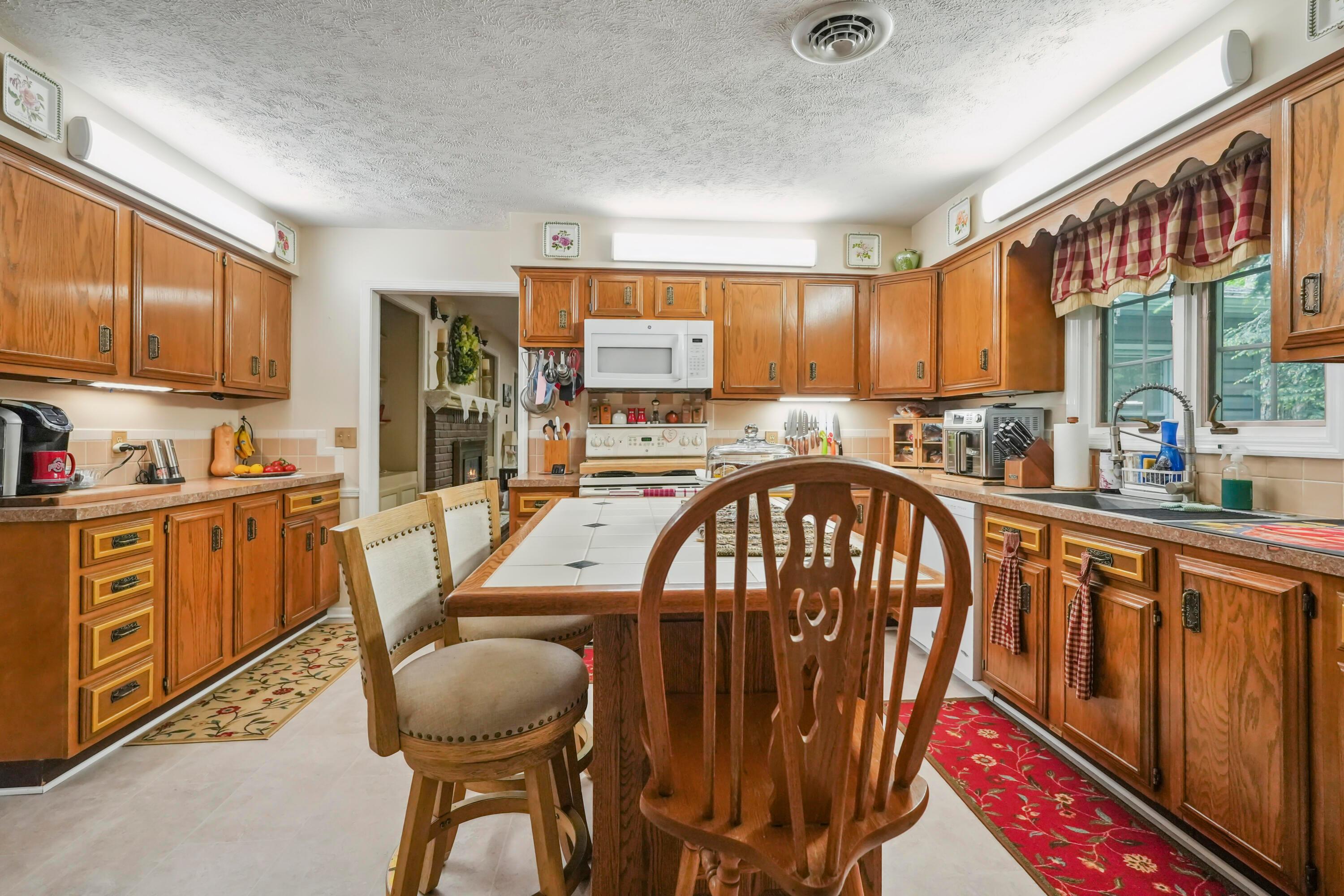 1235 Canteberry Lane, Mansfield, Ohio image 12