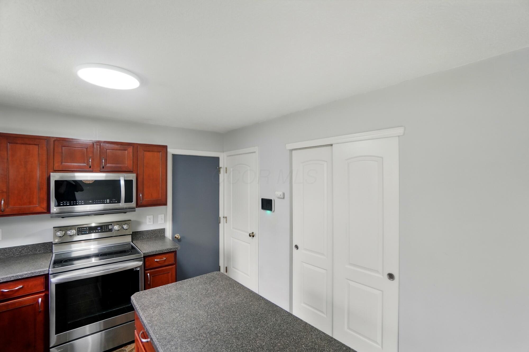 5765 Boucher Drive, Orient, Ohio image 11