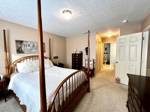 Tiny photo for 4 Becky Lane, Chillicothe, OH 45601 (MLS # 226002954)