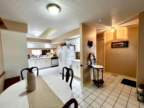 Tiny photo for 4 Becky Lane, Chillicothe, OH 45601 (MLS # 226002954)