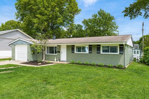 Photo of 332 Baroness Way, Columbus, OH 43230 (MLS # 226016943)