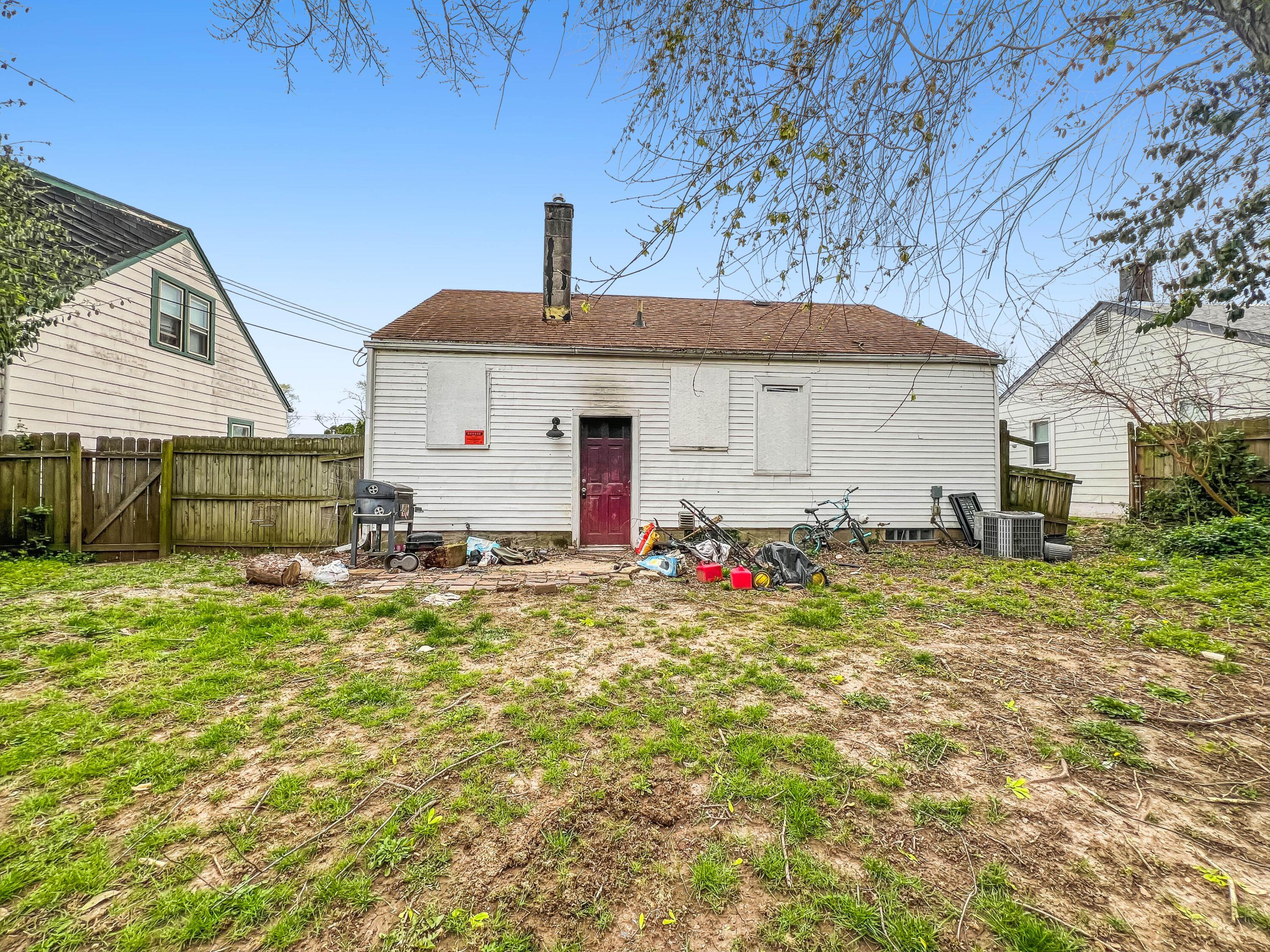 2382 Vendome Drive, Columbus, Ohio image 2