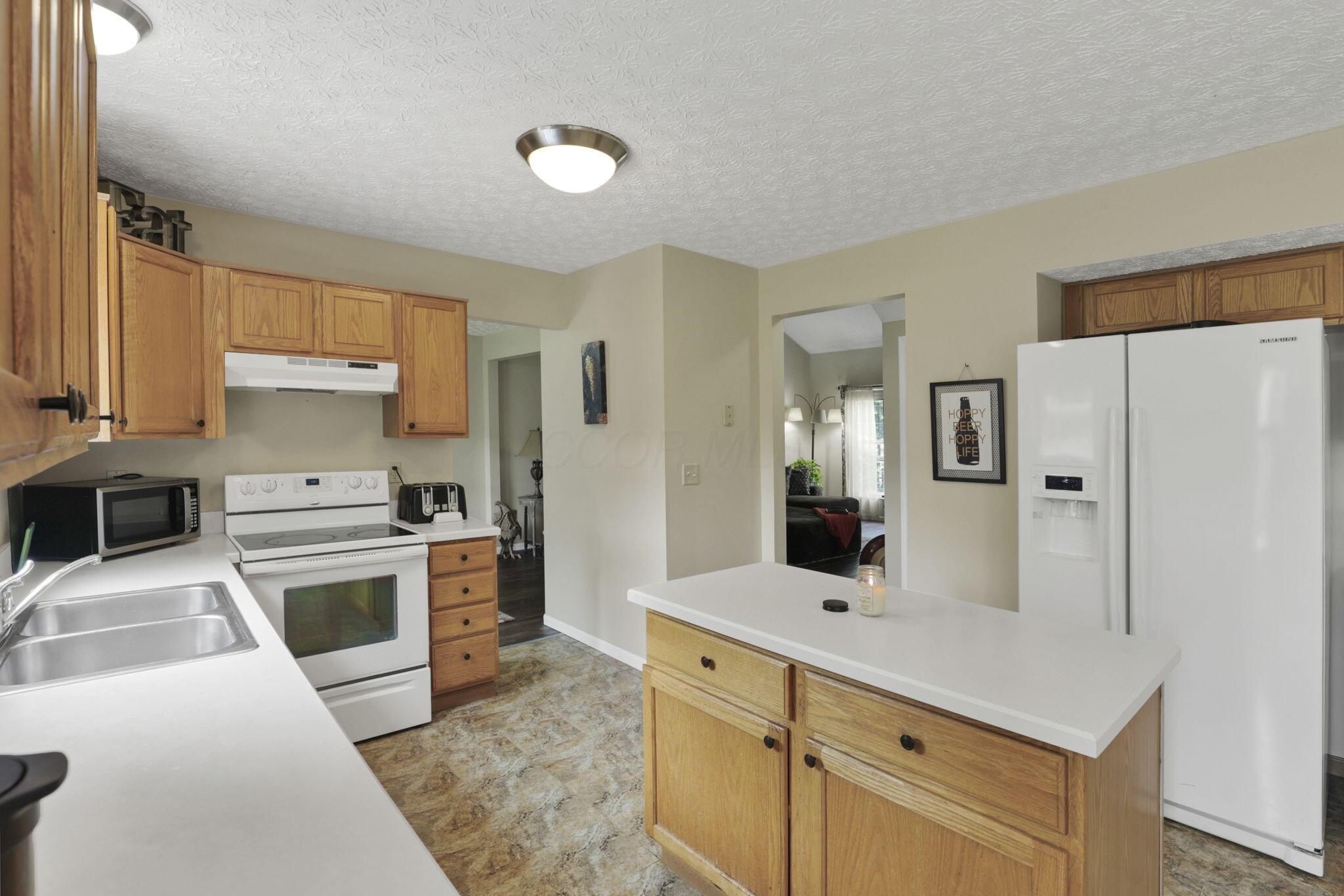 8537 Wildomar Avenue, Reynoldsburg, Ohio image 18