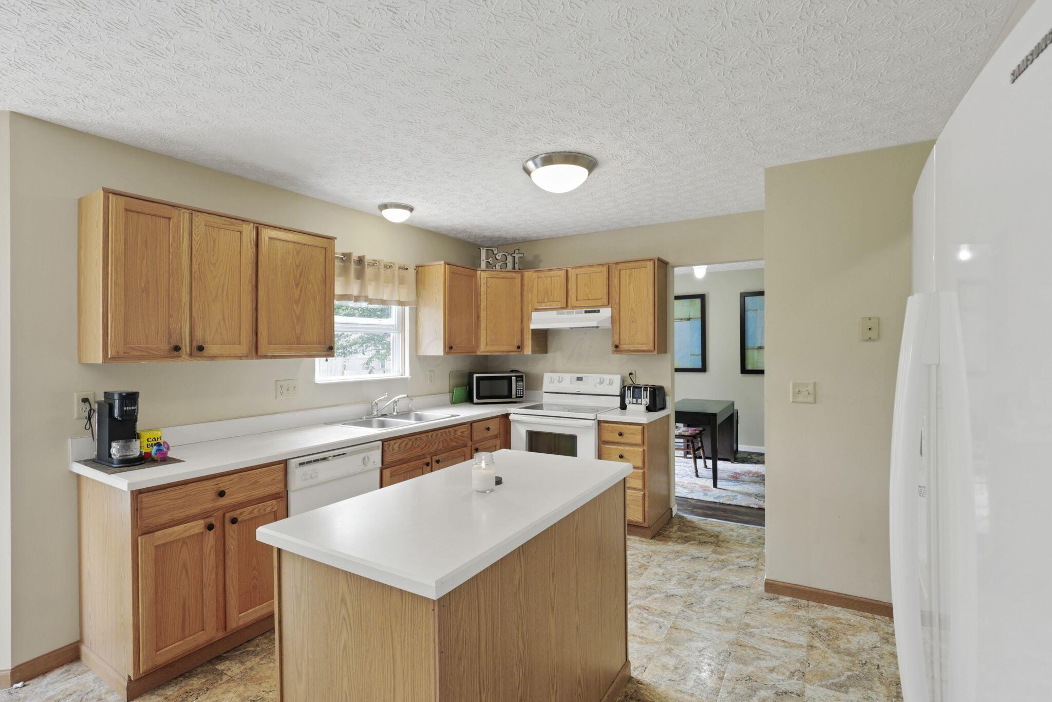 8537 Wildomar Avenue, Reynoldsburg, Ohio image 17