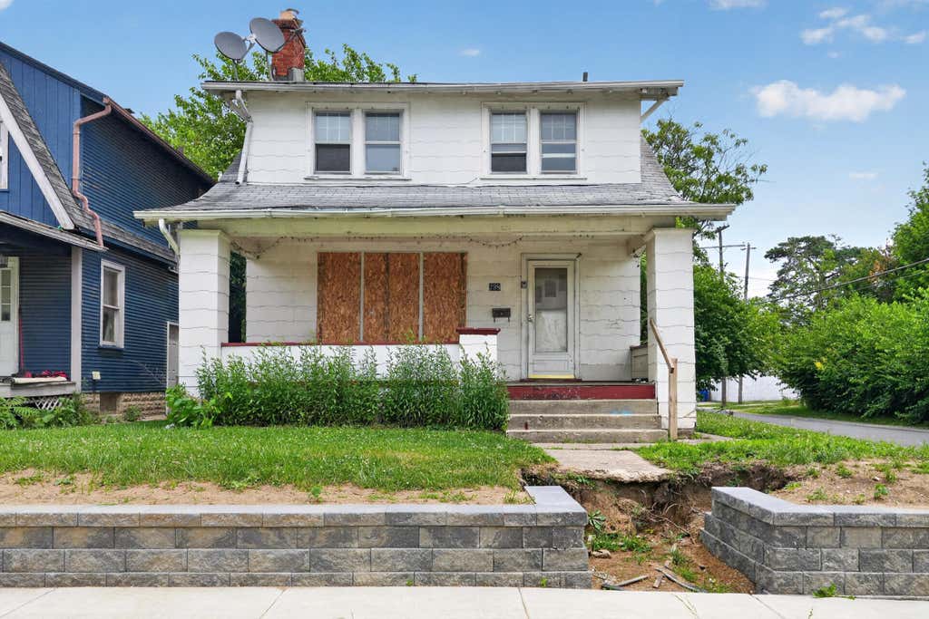 Photo of 298 S Richardson Avenue, Columbus, OH 43204 (MLS # 226022946)