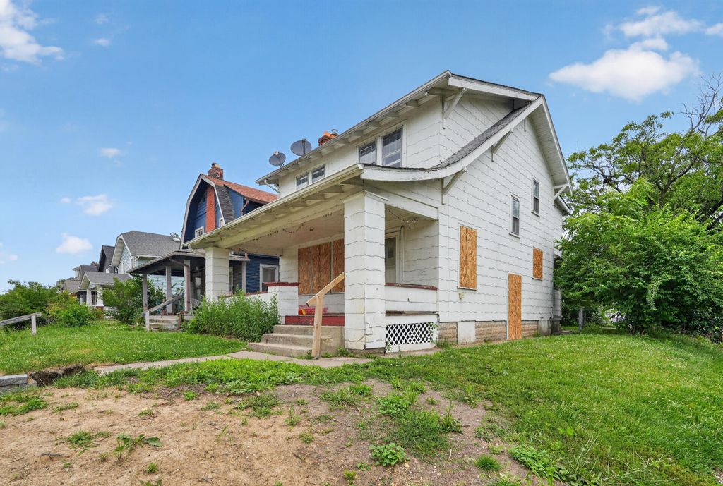 Photo of 298 S Richardson Avenue, Columbus, OH 43204 (MLS # 226022946)