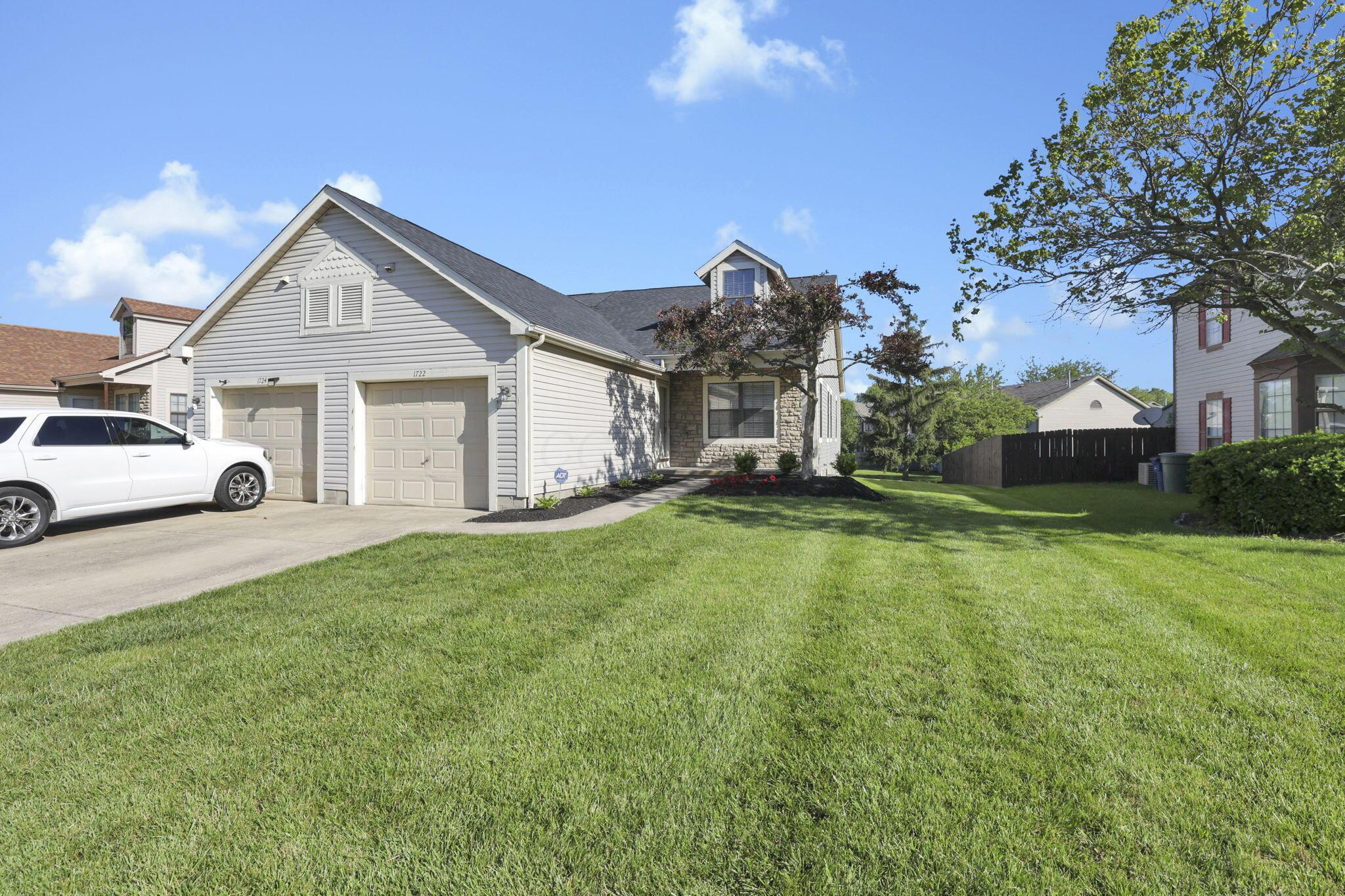1722 Rock Creek Drive, Grove City, Ohio image 1
