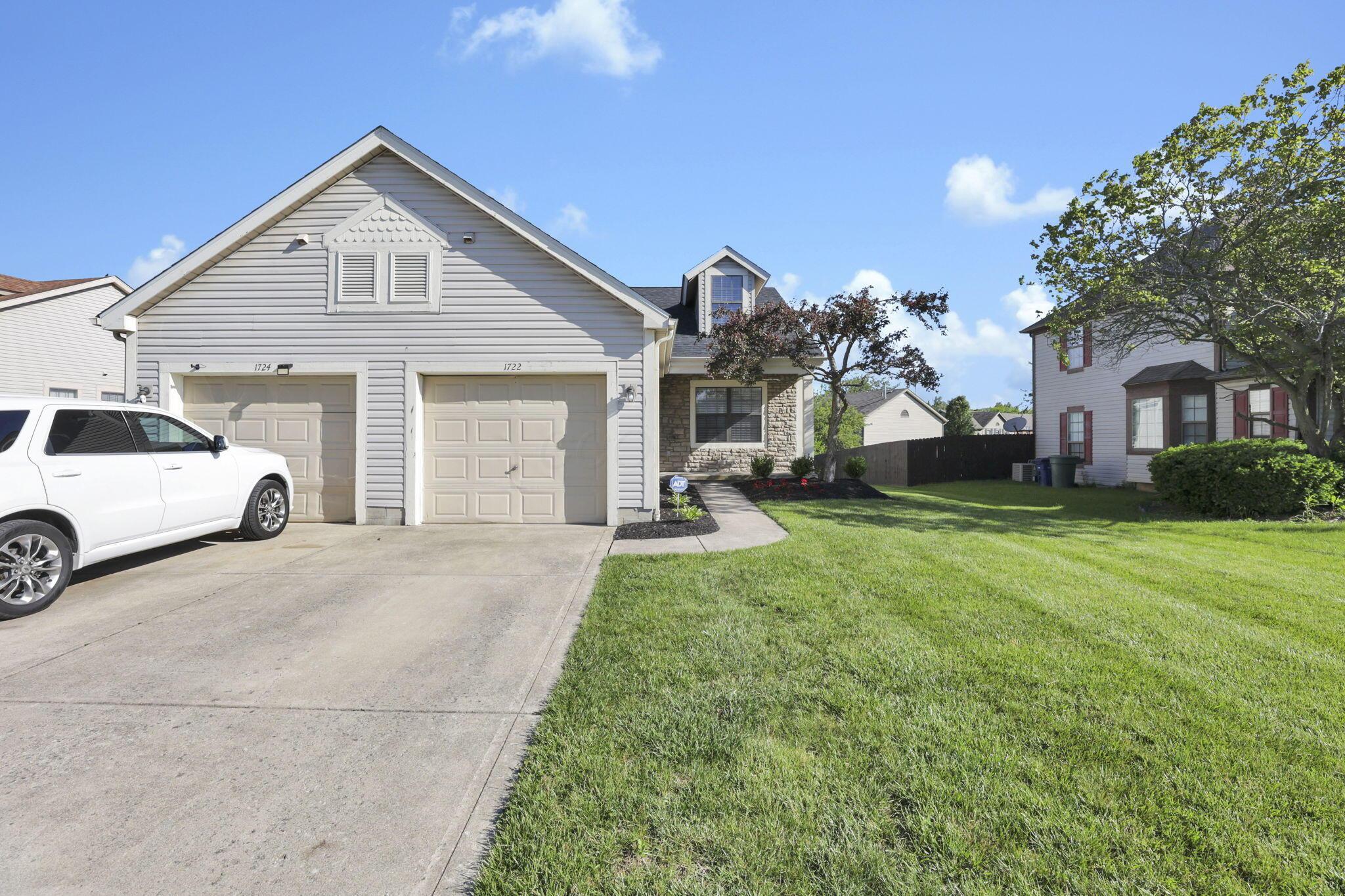 1722 Rock Creek Drive, Grove City, Ohio image 2