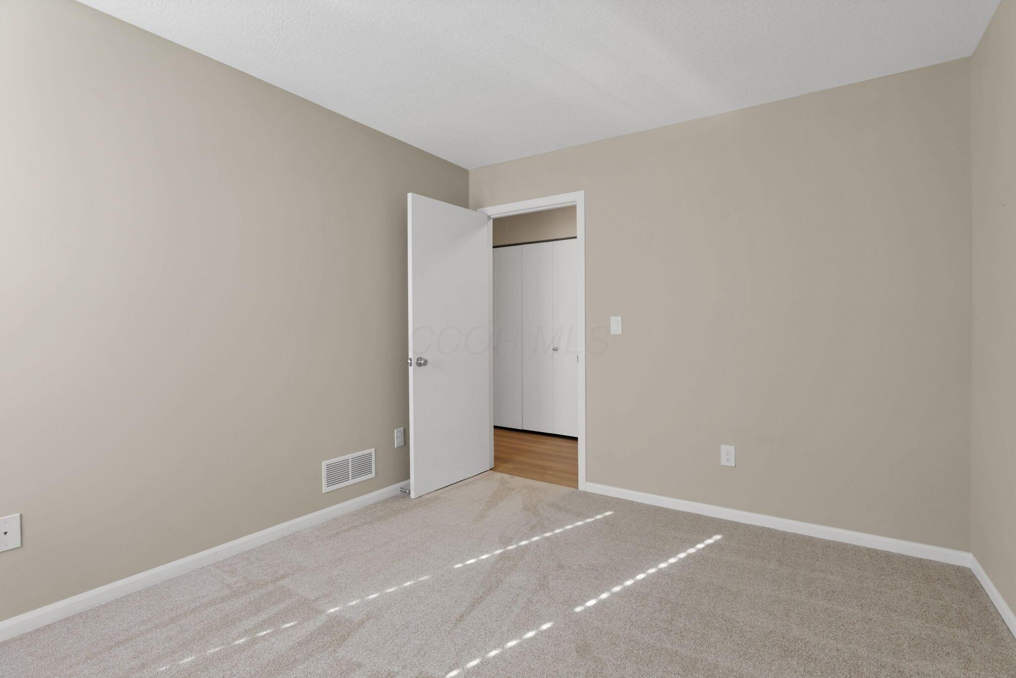 1722 Rock Creek Drive, Grove City, Ohio image 19