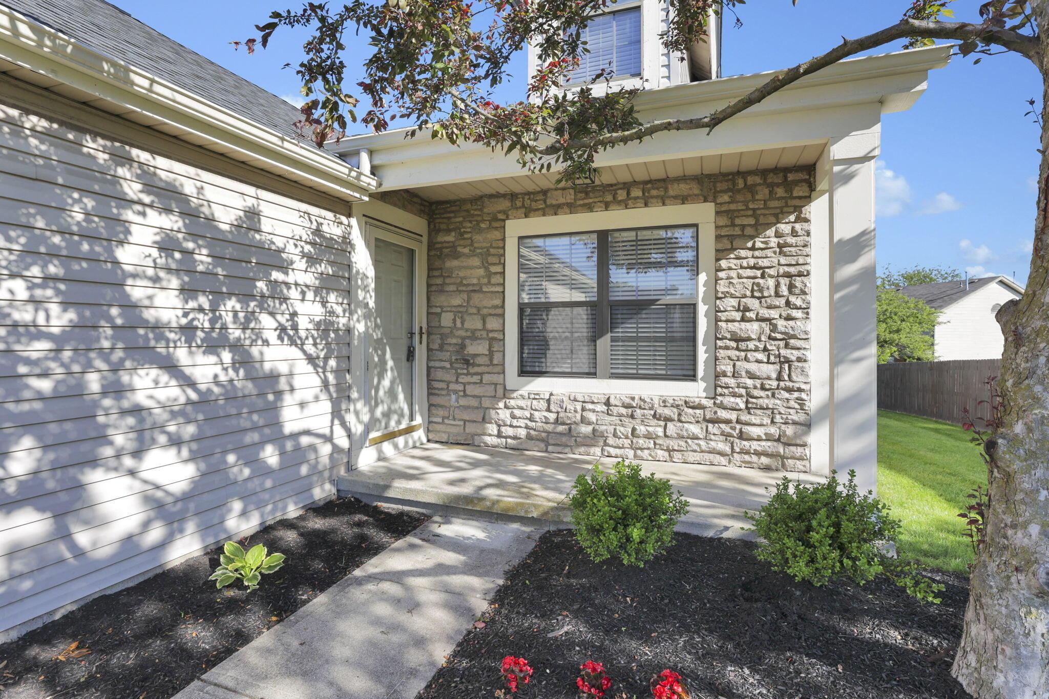 1722 Rock Creek Drive, Grove City, Ohio image 3