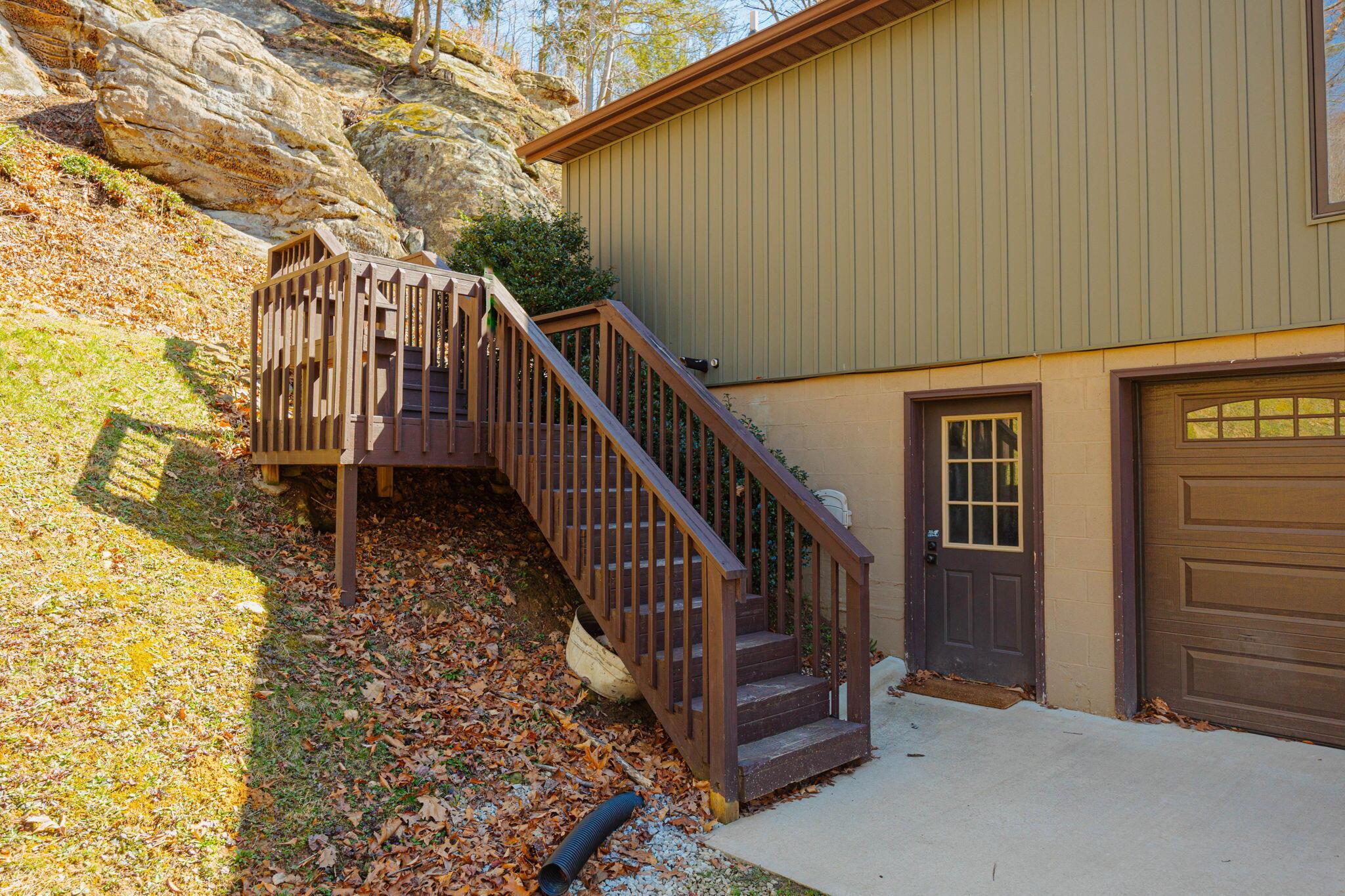 13032 E Buck Run Road, Rockbridge, Ohio image 18