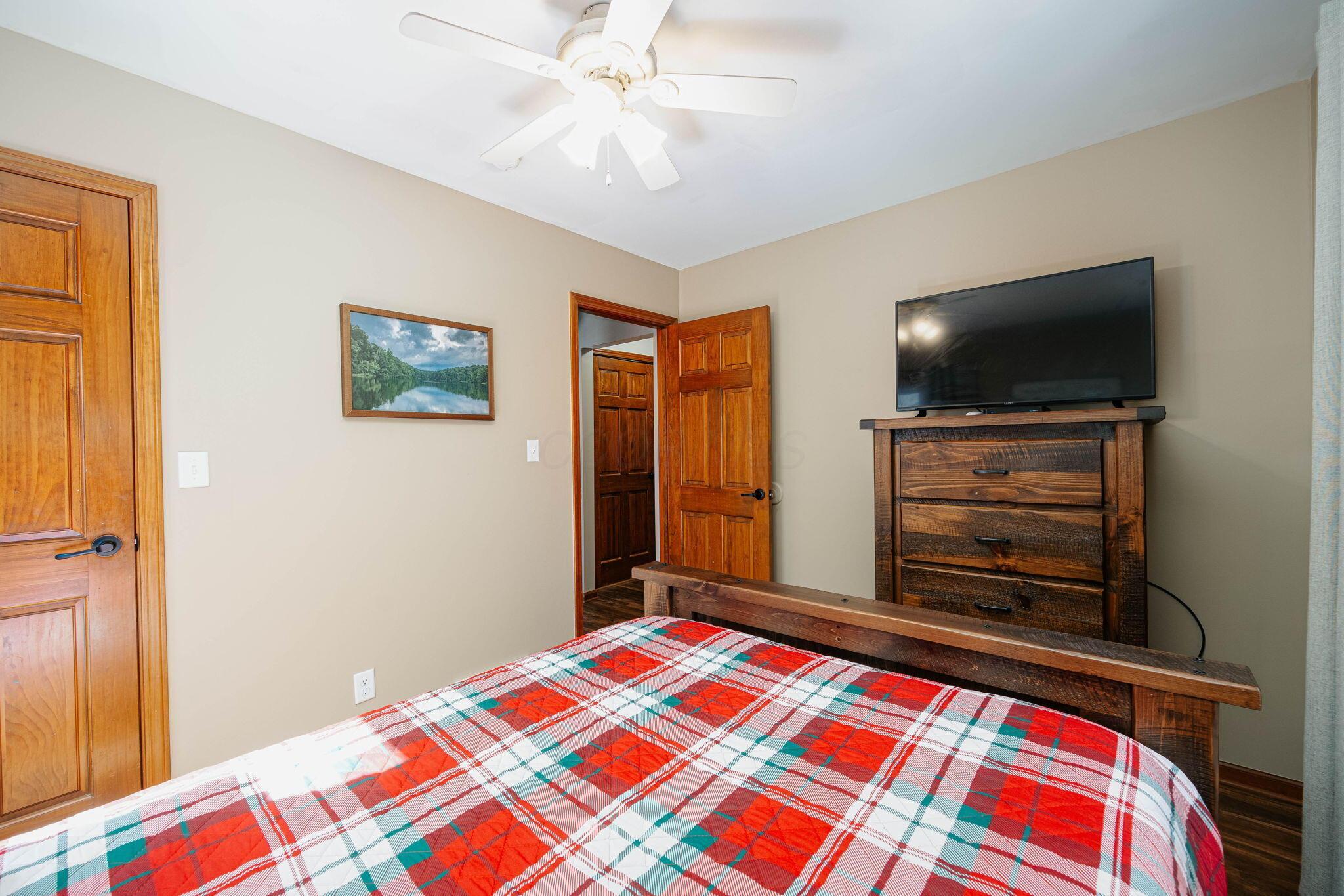 13032 E Buck Run Road, Rockbridge, Ohio image 47