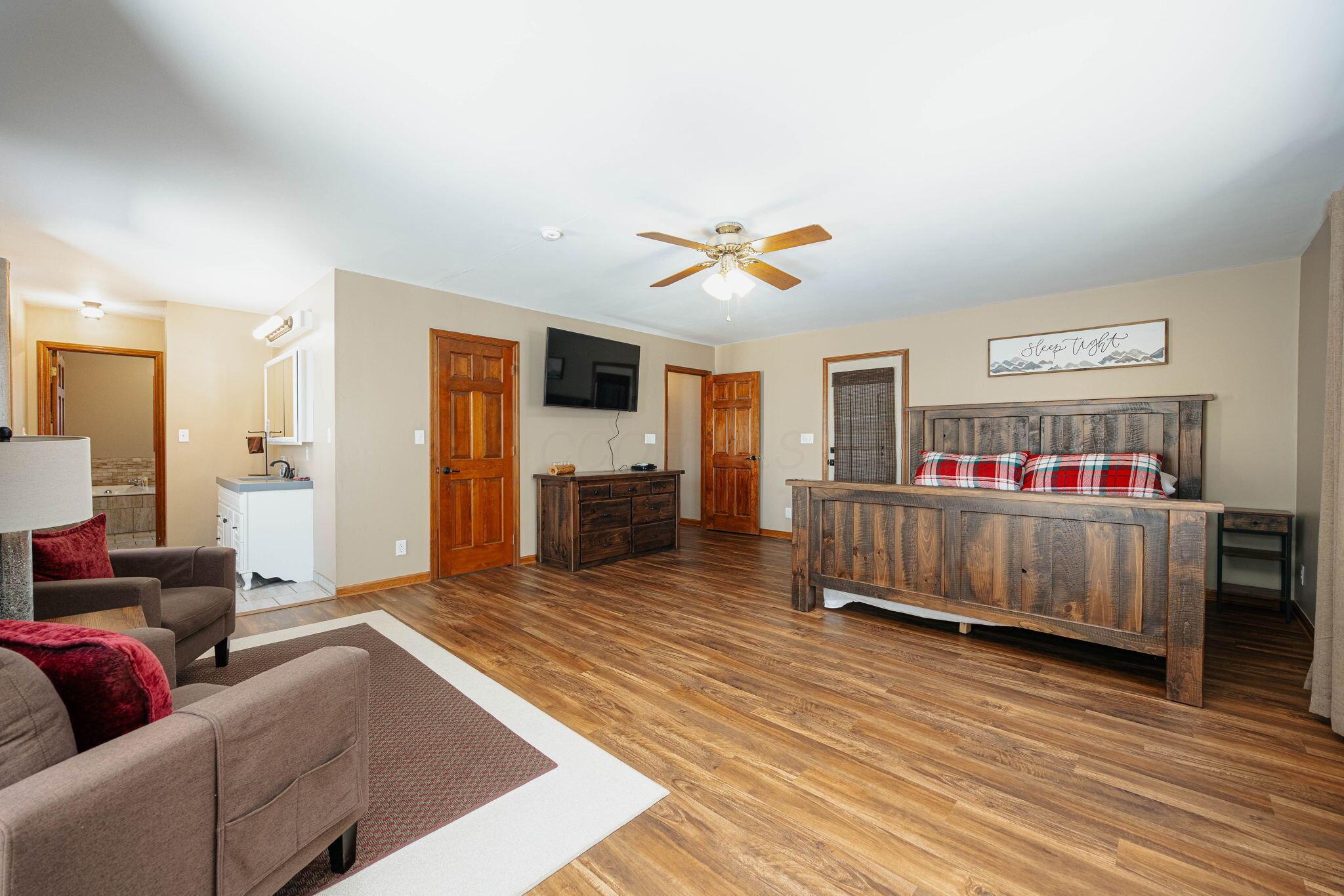 13032 E Buck Run Road, Rockbridge, Ohio image 38