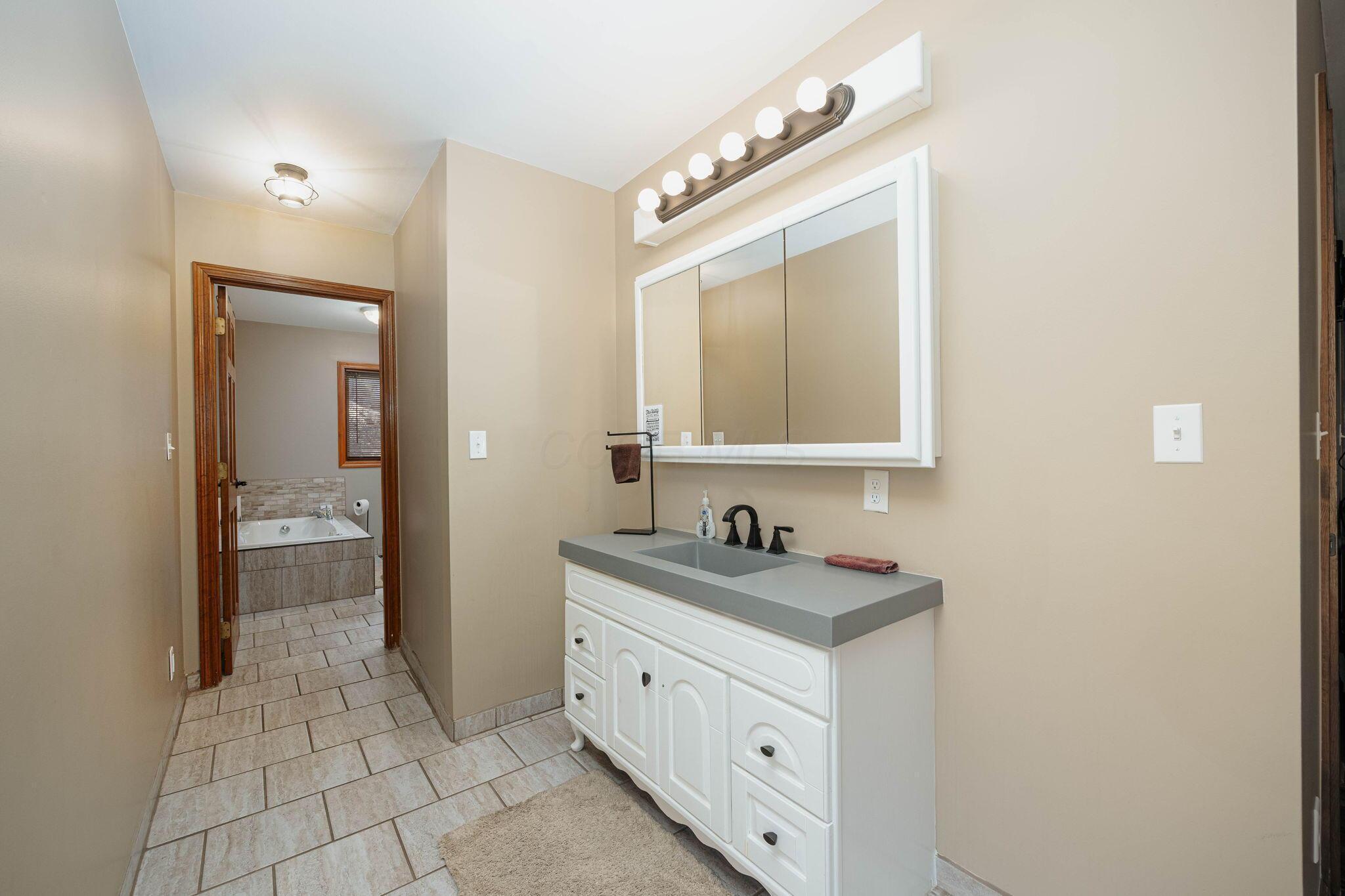 13032 E Buck Run Road, Rockbridge, Ohio image 40