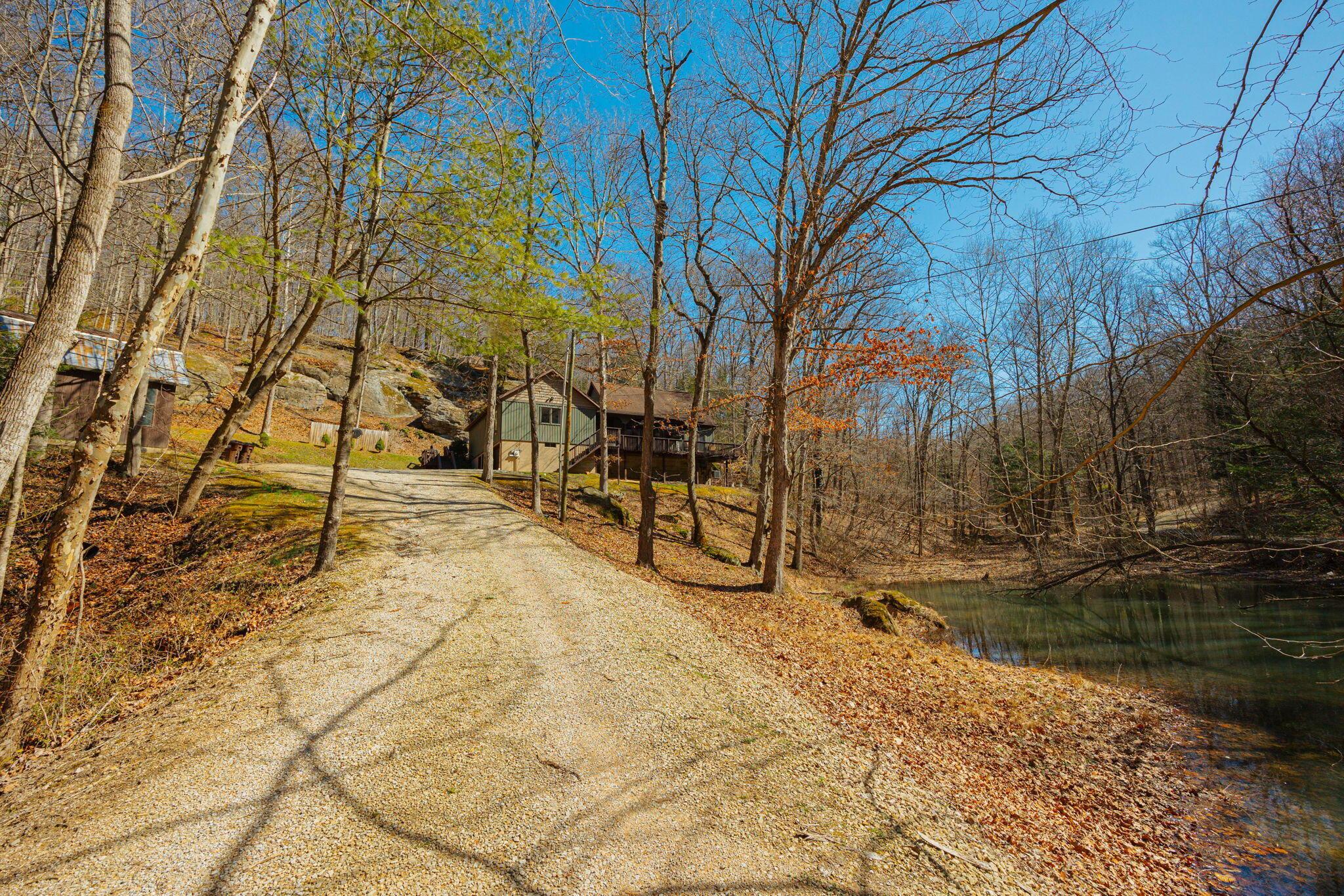13032 E Buck Run Road, Rockbridge, Ohio image 3