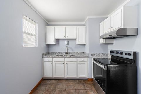 Tiny photo for 2214 Grasmere Avenue, Columbus, OH 43211 (MLS # 225042078)