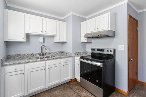 Tiny photo for 2214 Grasmere Avenue, Columbus, OH 43211 (MLS # 225042078)