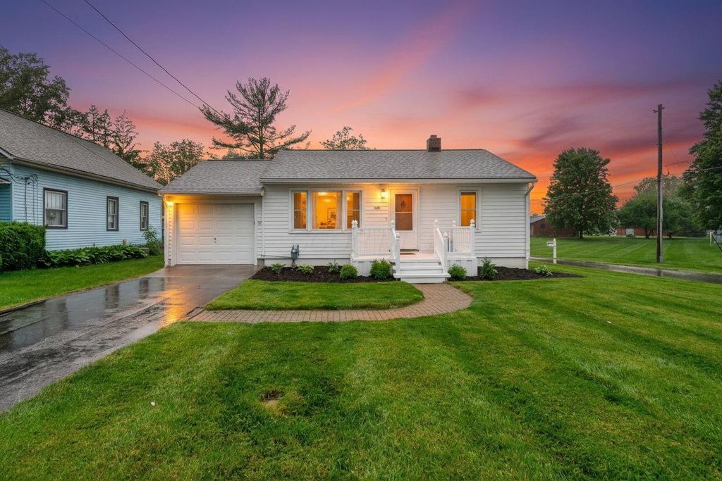 Photo of 207 N Columbus Street, Sunbury, OH 43074 (MLS # 226018579)